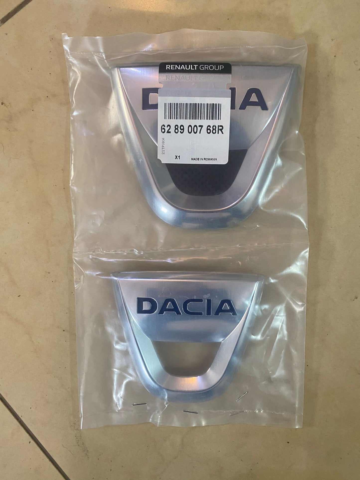 EMBLEMA SPATE + FATA SET DACIA LOGAN FACELIFT 628900768R